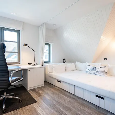 Ferienhaus Reetidyll Am Haff - Haus 2 *